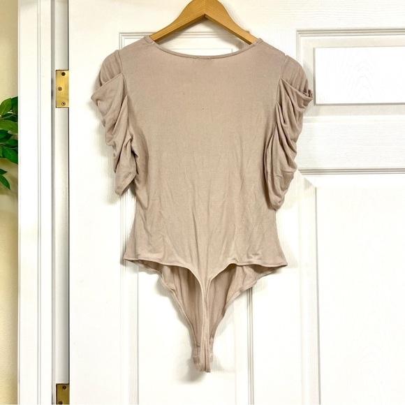 FREE PEOPLE Intimately So Fresh Bodysuit Dust Storm puffed sleeves square neck L - Picture 8 of 10